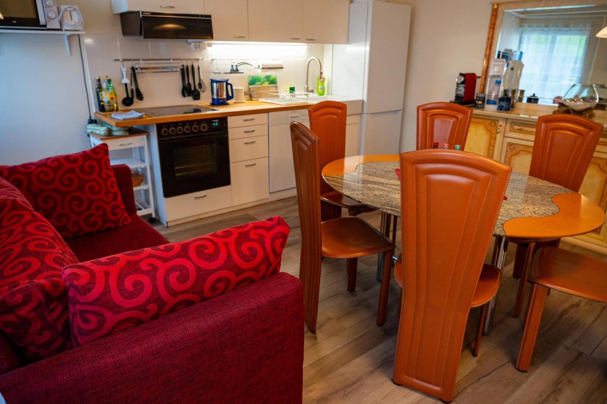 Gemuetliche Wohnung Mit Terasse Und Feuerstelle Lengnau ภายนอก รูปภาพ
